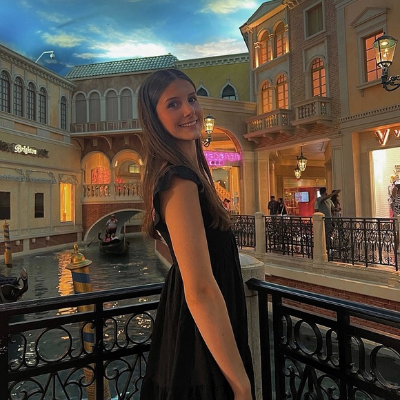 ashley_wolfson